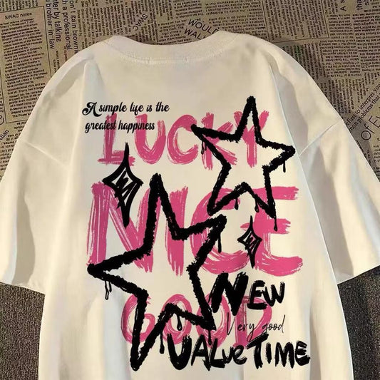 Kaos Baju Grafis Vintage Y2k Lucky Star – Desain Bintang Retro Estetik dengan Nuansa Pink dan Hitam
